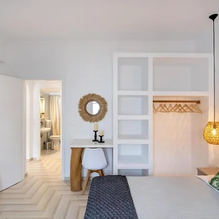 Apartment Parikia's Bright Comfort