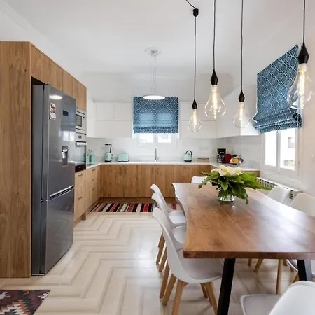 Parikia's Bright Comfort Apartment *