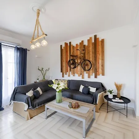Parikia's Bright Comfort * Parikia (Paros)