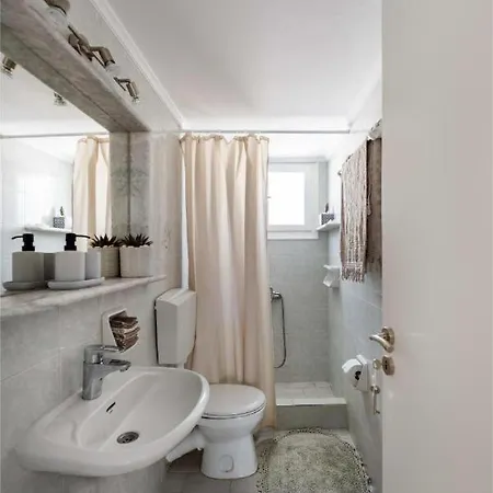 Parikia's Bright Comfort Appartement *