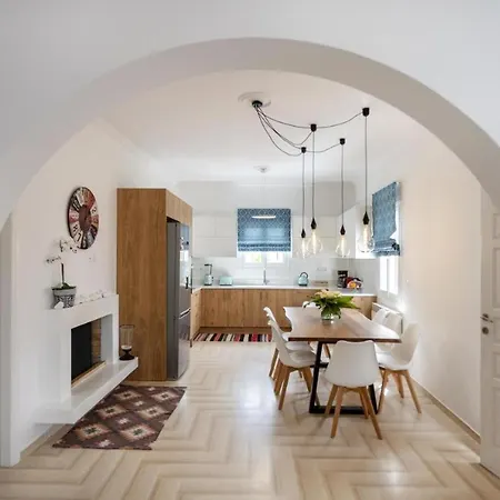 Parikia's Bright Comfort Appartement *