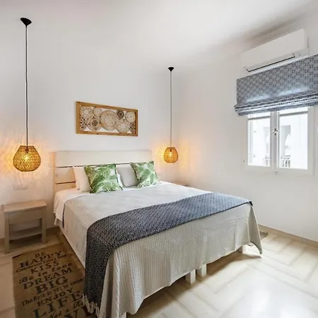 Parikia's Bright Comfort Lejlighed